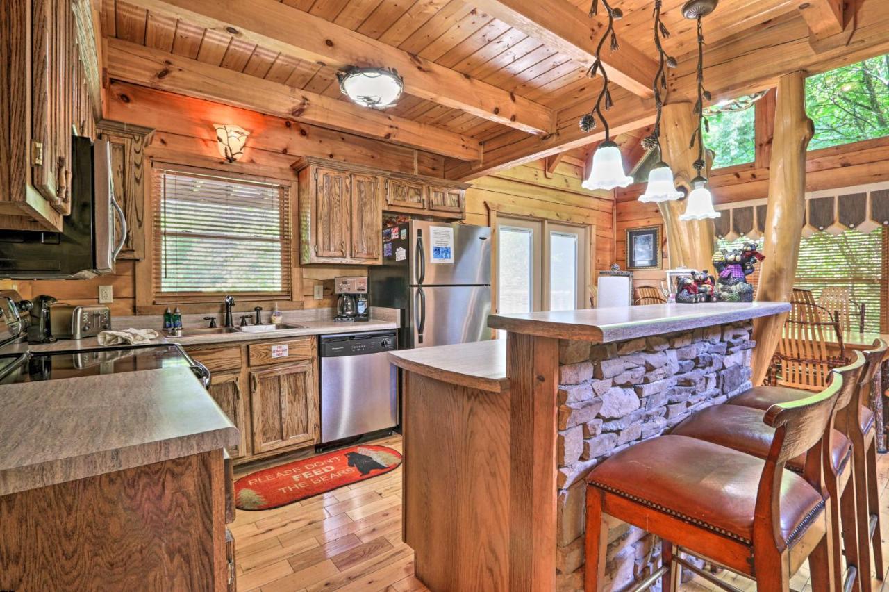 Pigeon Forge Getaway With Covered Patio And Hot Tub! Dış mekan fotoğraf