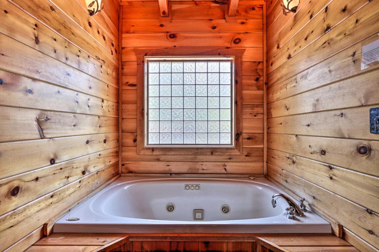 Pigeon Forge Getaway With Covered Patio And Hot Tub! Dış mekan fotoğraf