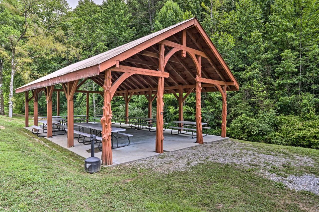 Pigeon Forge Getaway With Covered Patio And Hot Tub! Dış mekan fotoğraf