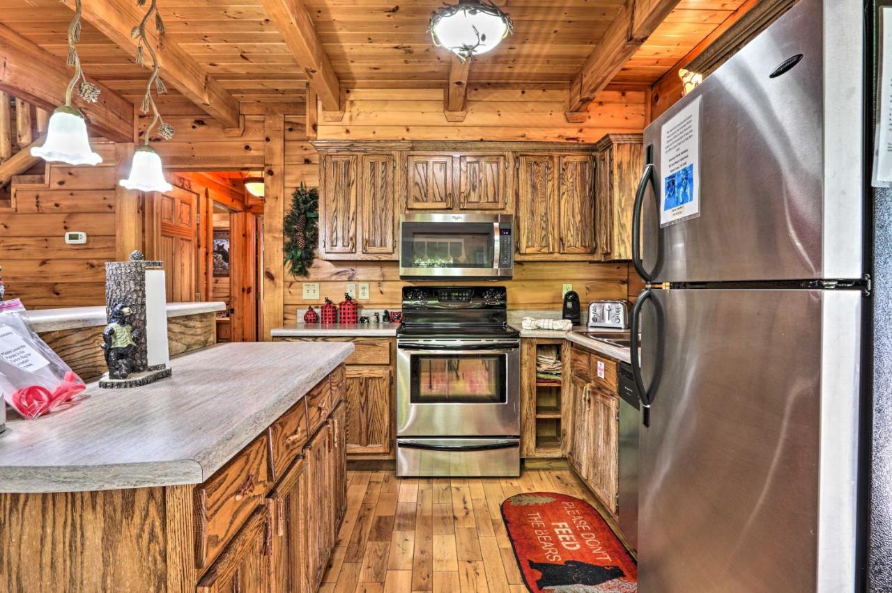 Pigeon Forge Getaway With Covered Patio And Hot Tub! Dış mekan fotoğraf